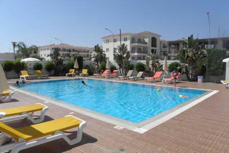Cosy Apartment In A Luxury Resort Paralimni Buitenkant foto