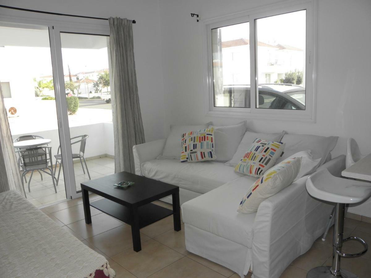 Cosy Apartment In A Luxury Resort Paralimni Buitenkant foto